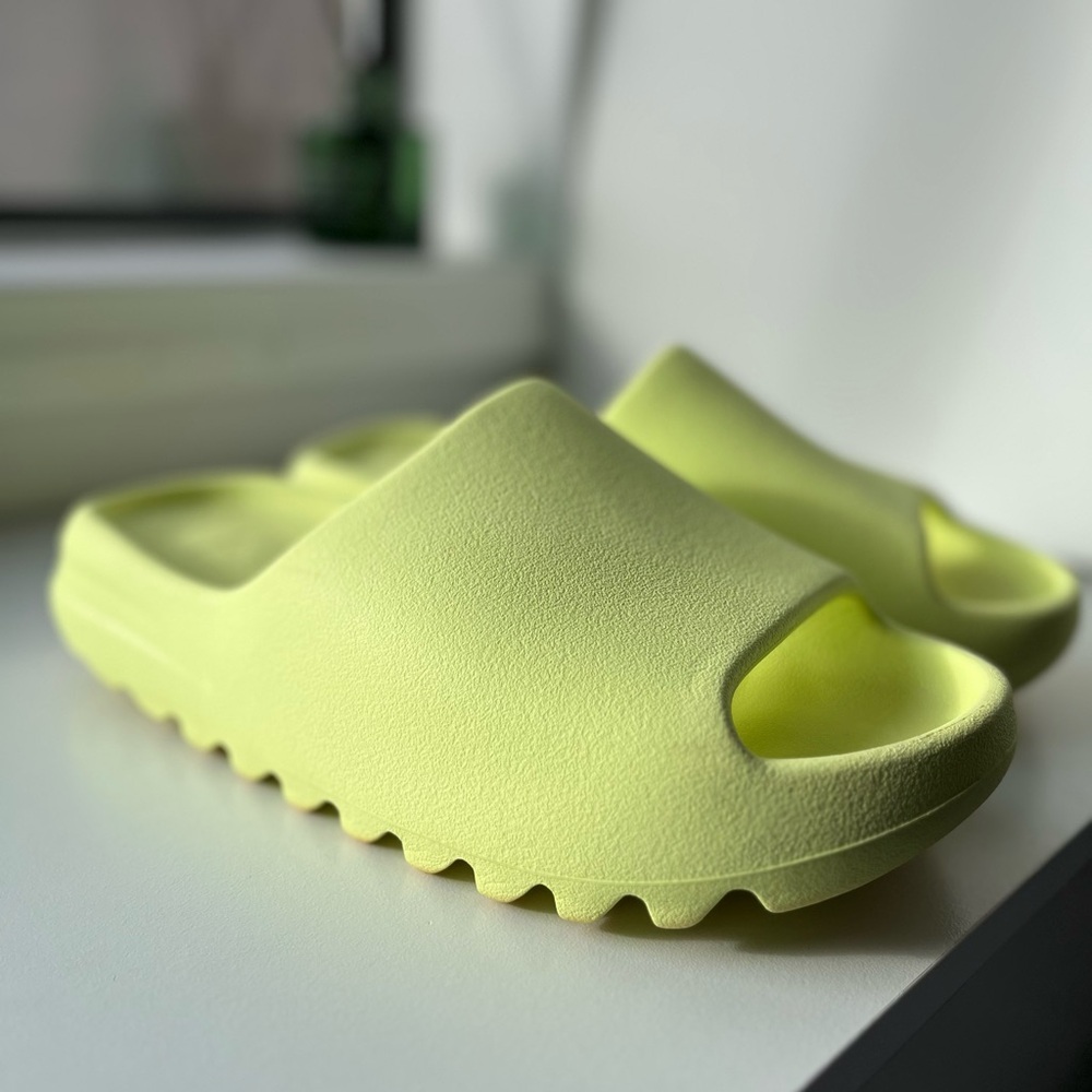 Yeezy Neon Yellow Slide Slippers GREEN GLOW w9m7 adidas sandals shoes Kanye west